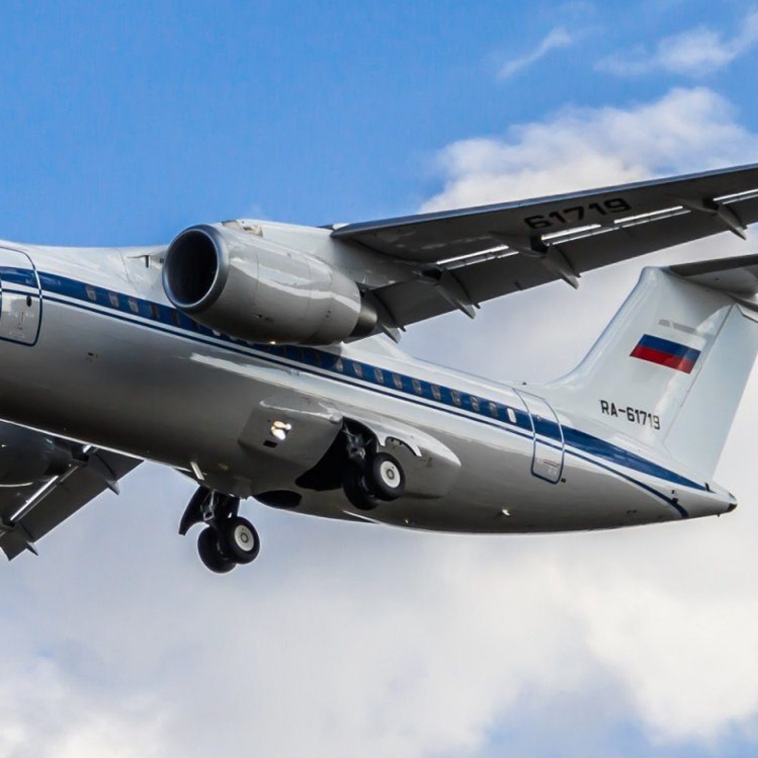 Ан-148 пассажирский реактивный самолет: фото, видео, характеристики