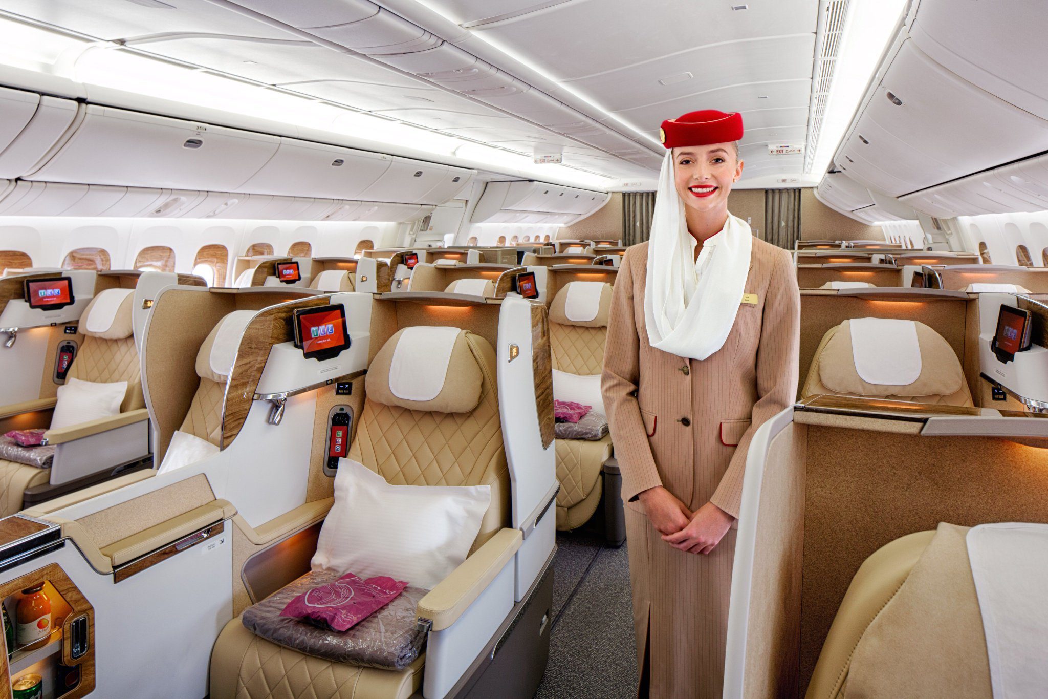 Фото бизнес класса Боинг 777-300 er в Emirates