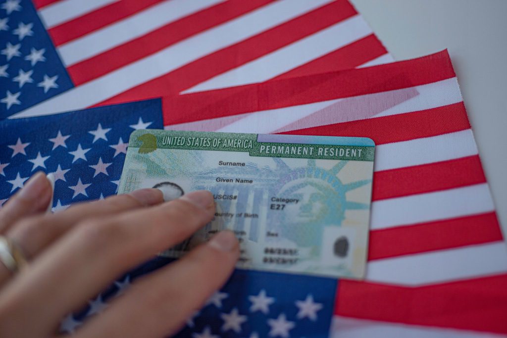 США без визы: для каких стран по грин-карте