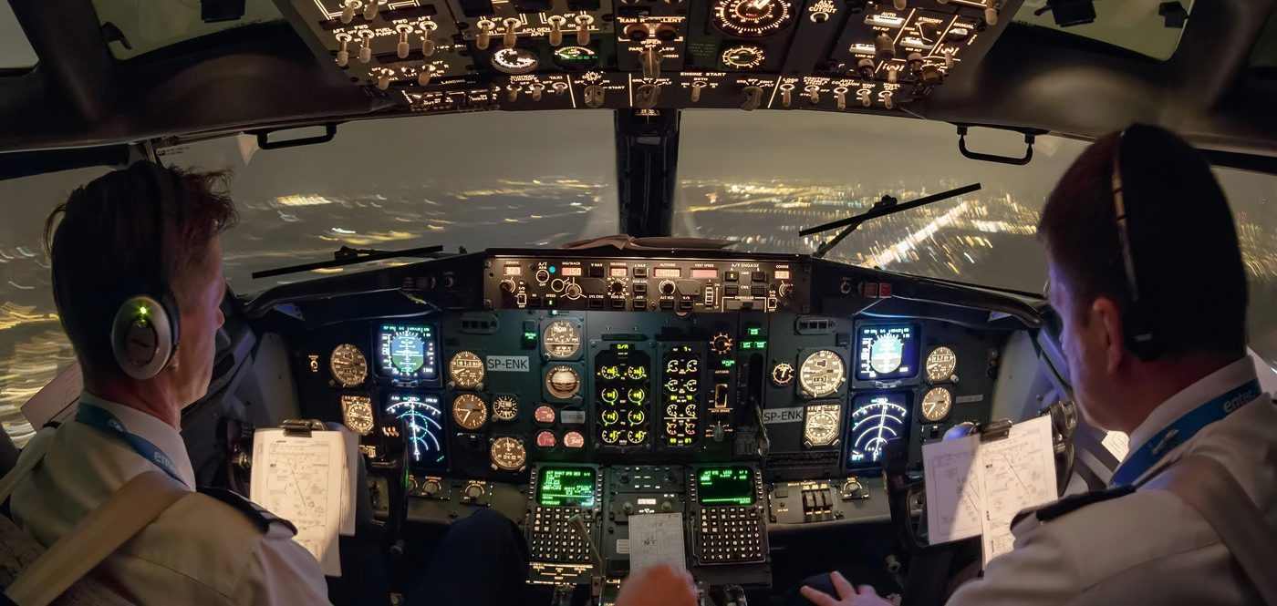 Кабина для пилотов в Боинге 737-400