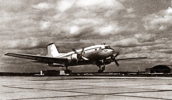 Первый полет опытного прототипа ИЛ-14