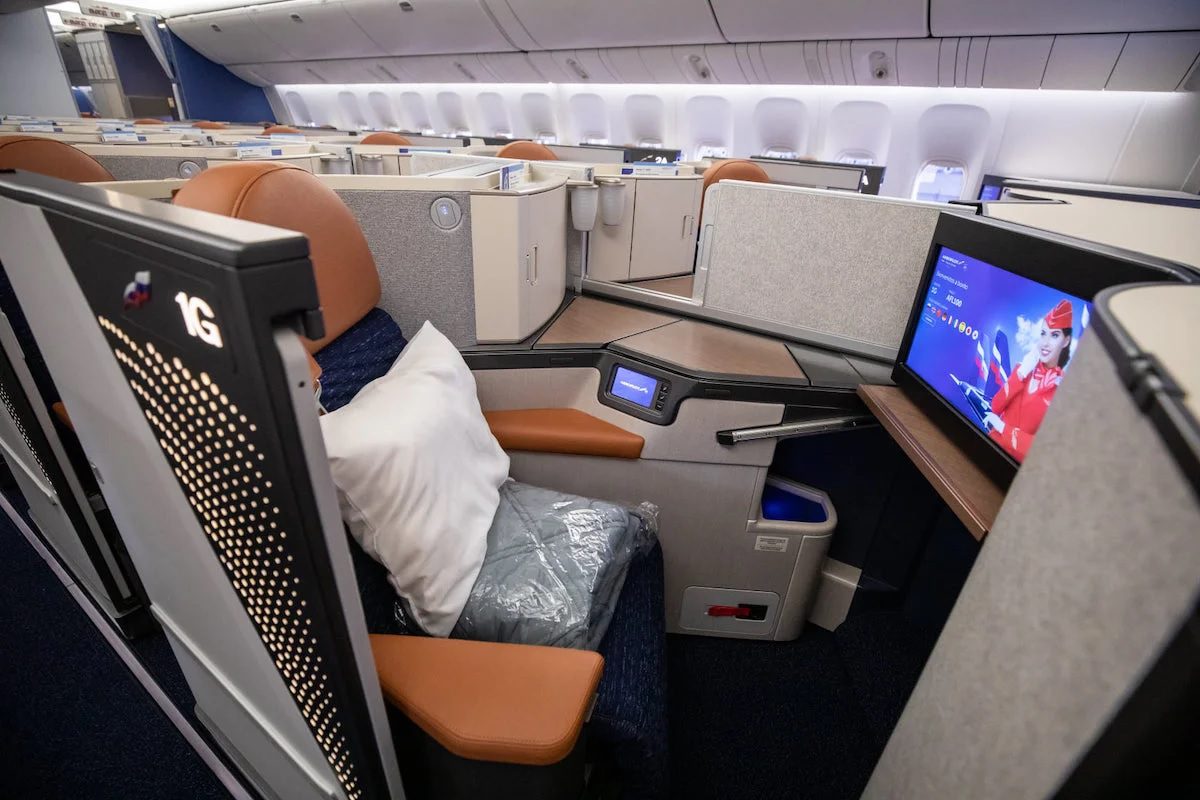 Билет бизнес-класса на самолет авиакомпании Аэрофлот: что входит, как выглядит место, сколько стоит.