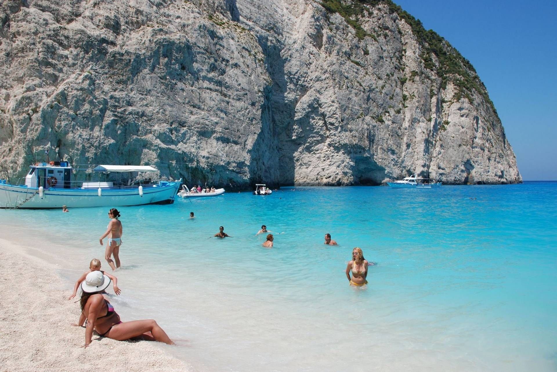 Самое популярное время для путешествия по Греции.